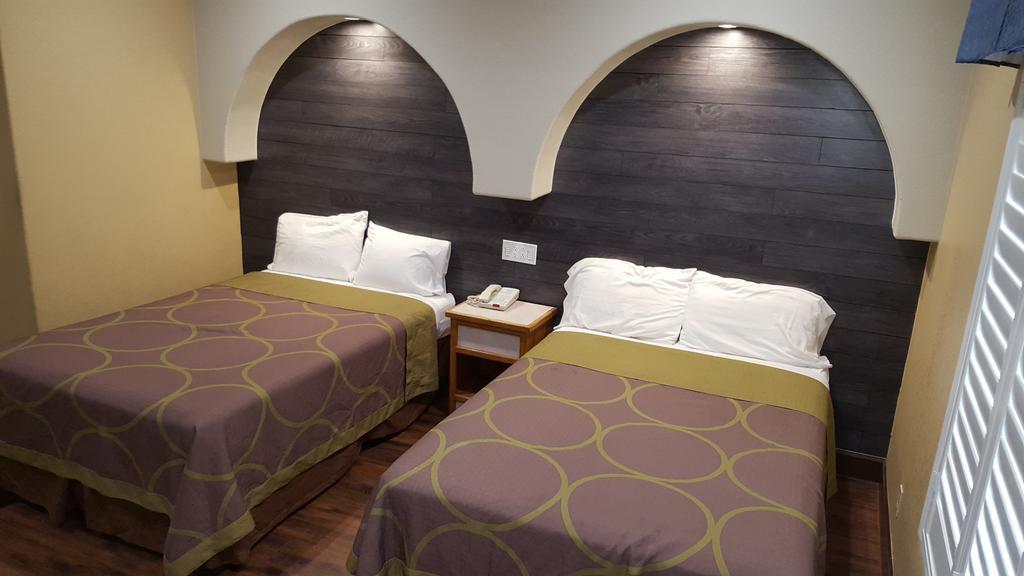 Reedley Inn Eksteriør billede